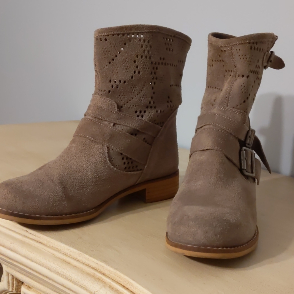 Mtng booties size 40
